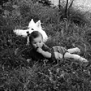 Kind-im-Gras-1993